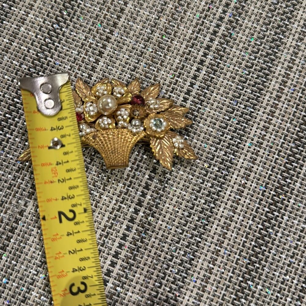 Miriam Haskell signed Vintage Brooch Gold Floral Basket Pin with Detailing - Picture 10 of 11